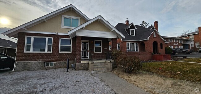 Building Photo - 815 N Sierra St Unit A Rental