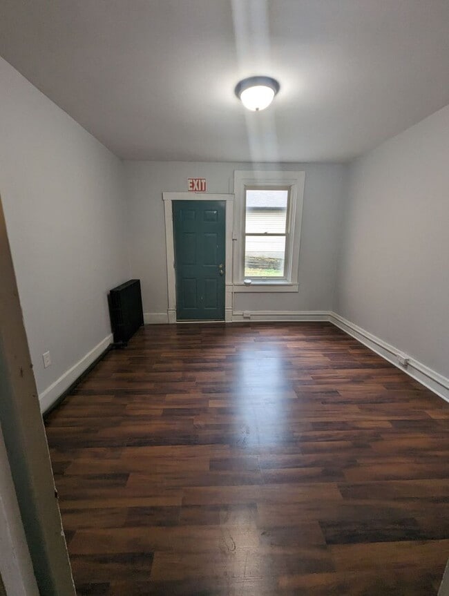 Building Photo - 418 11th St Unit 2