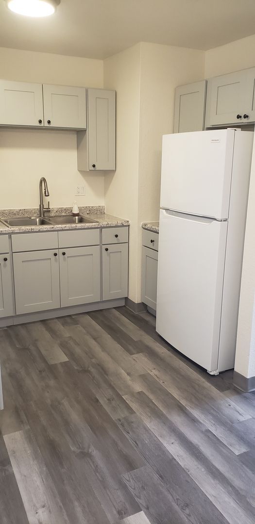 Photo - Fairway Apartments