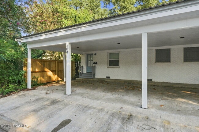 108 Howard Ave