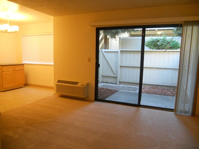 Photo - 944 Kiely Blvd