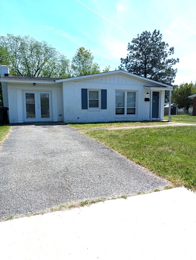 Building Photo - 120 Jenness Ln