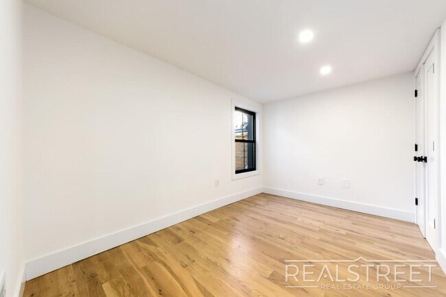 Photo - Newly Renovated 2 Bedroom in Bushwick