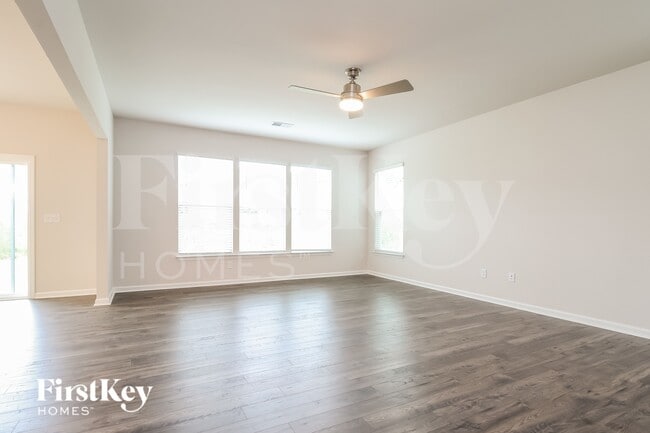 Photo - 625 Goldburn Wy