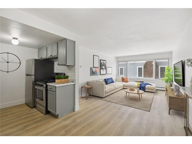 Building Photo - 99 E 54th St Unit 3