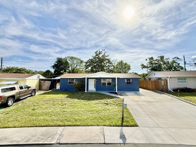 Photo - 1300 Classic Dr