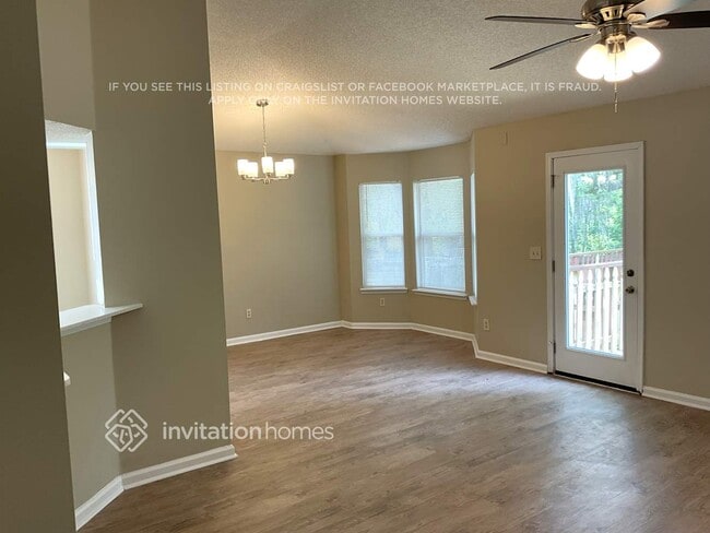 Photo - 1724 Chandelier Cir W