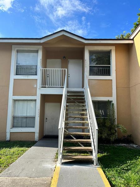 Building Photo - 8030 SW 21st Ct Unit 8030