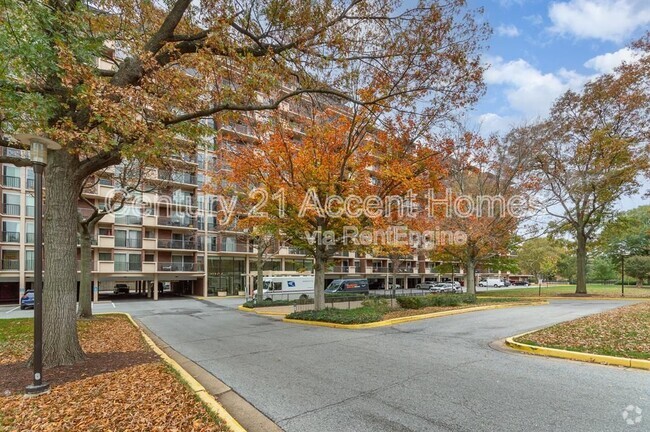 Building Photo - 1300 Army Navy Dr Unit 919 Rental
