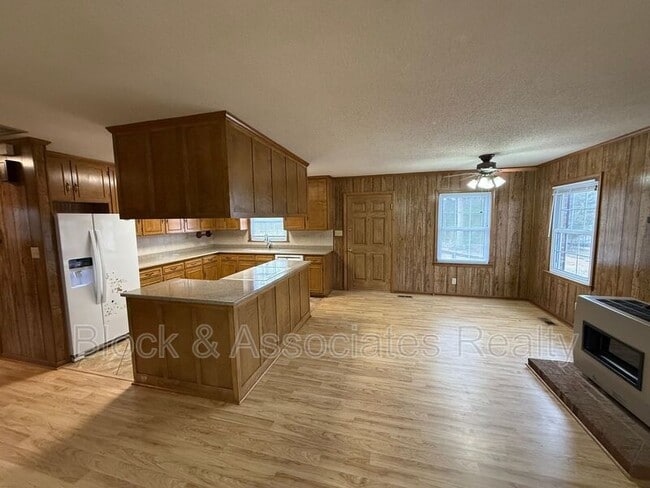 Photo - 161 Cresent Dr