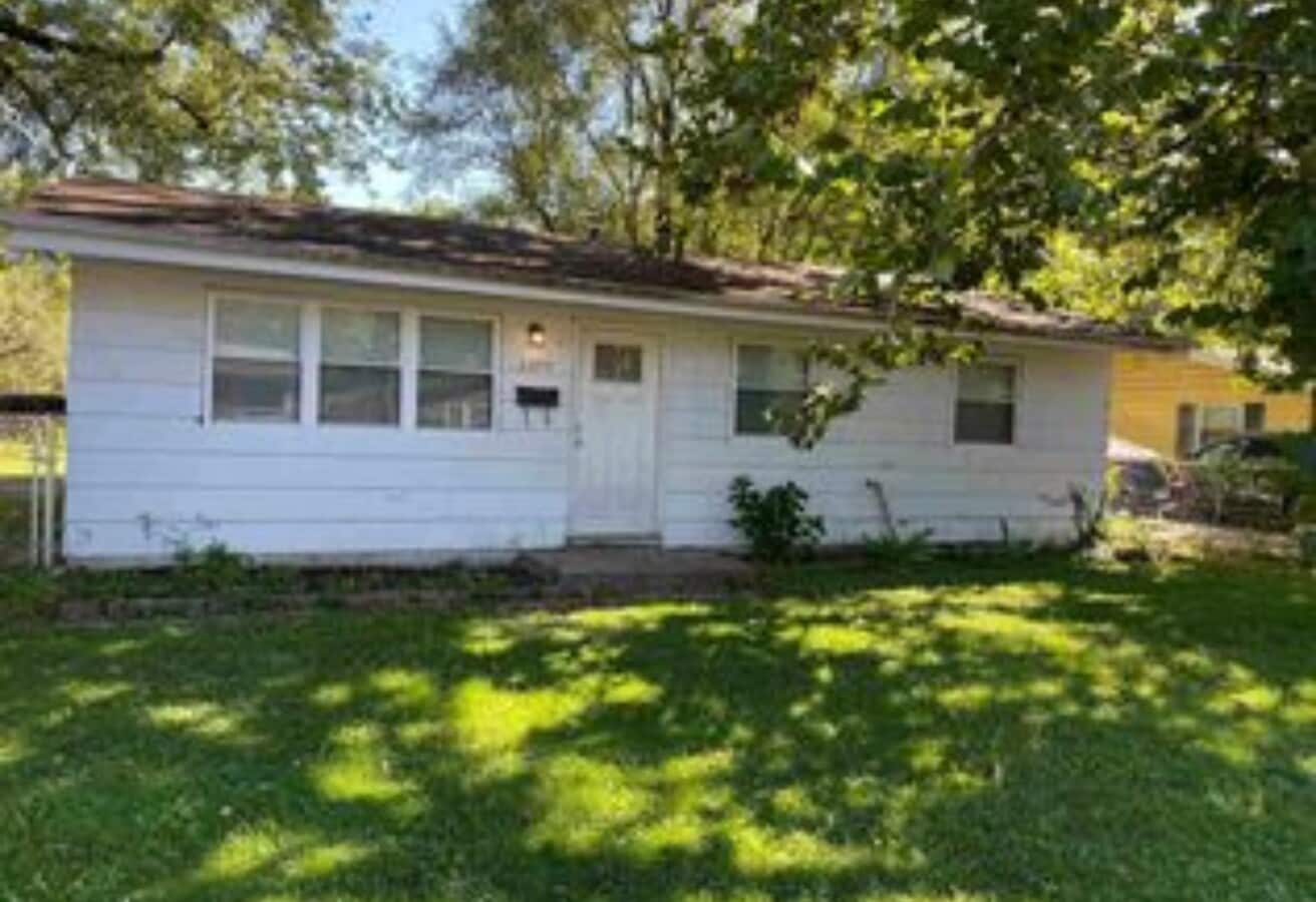 Photo - 2270 E Laurel St House