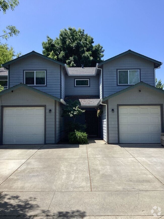 Building Photo - 32 Baltar Loop Unit 32 BALTAR LOOP #2 Rental