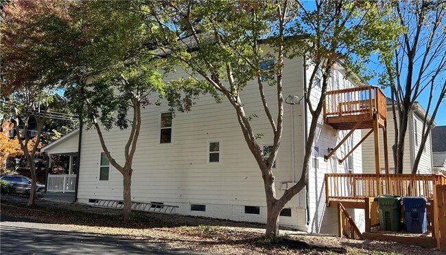 Photo - 559 Angier Ave NE