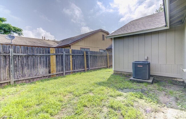 Photo - 8202 West Gate Blvd Unidad -A