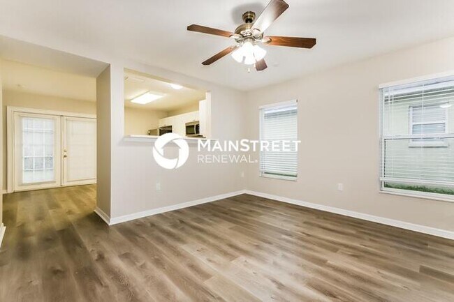 Photo - 3 Bedroom Pet-Friendly Home in Seffner, FL with Main Street Renewal