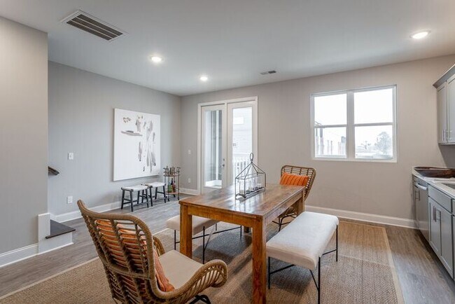 Photo - 2310 E 18th St Pl