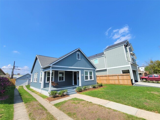 1111 Dorothy St