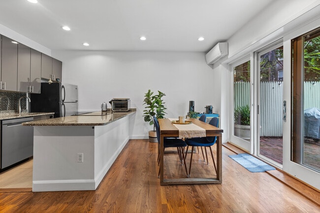 Photo - 113 Chandler St Unidad 1