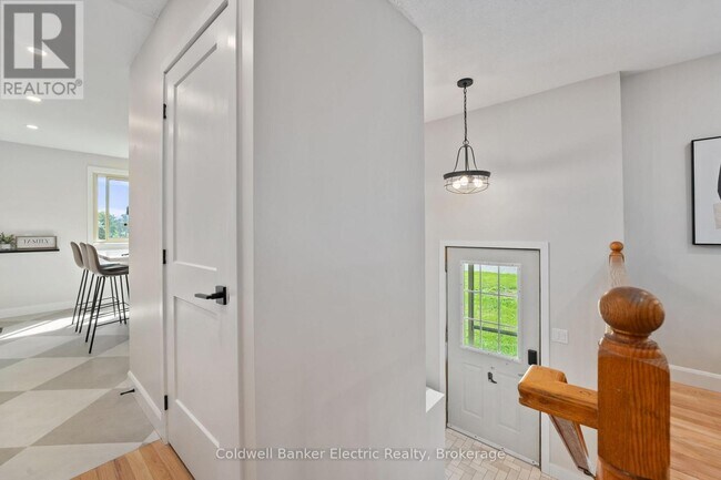 Photo - 8B Pottinger St