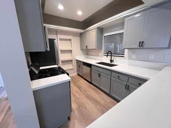 Photo - 4623 Willis Ave Unidad 105