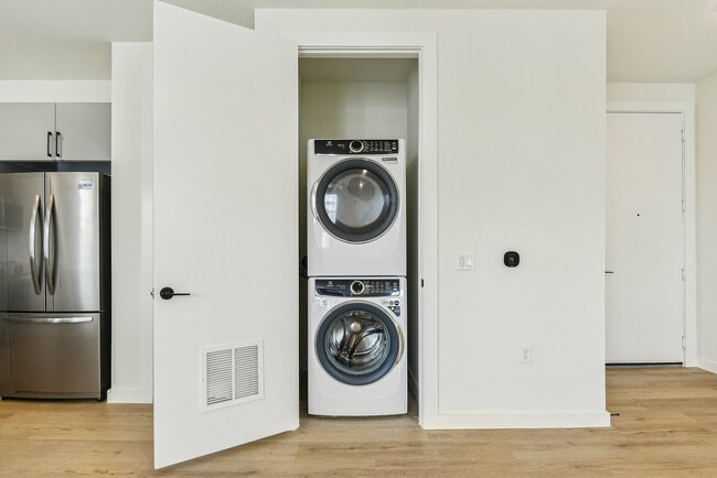 17-web-or-mls-1811 N St Mary39_s St APT 1322-2504-011 - St Mary's & Elmira Flats