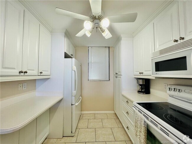 Building Photo - 9940 S Ocean Dr Unit 703 Rental