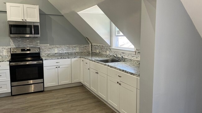 Building Photo - 2 Benefit St Unit 2