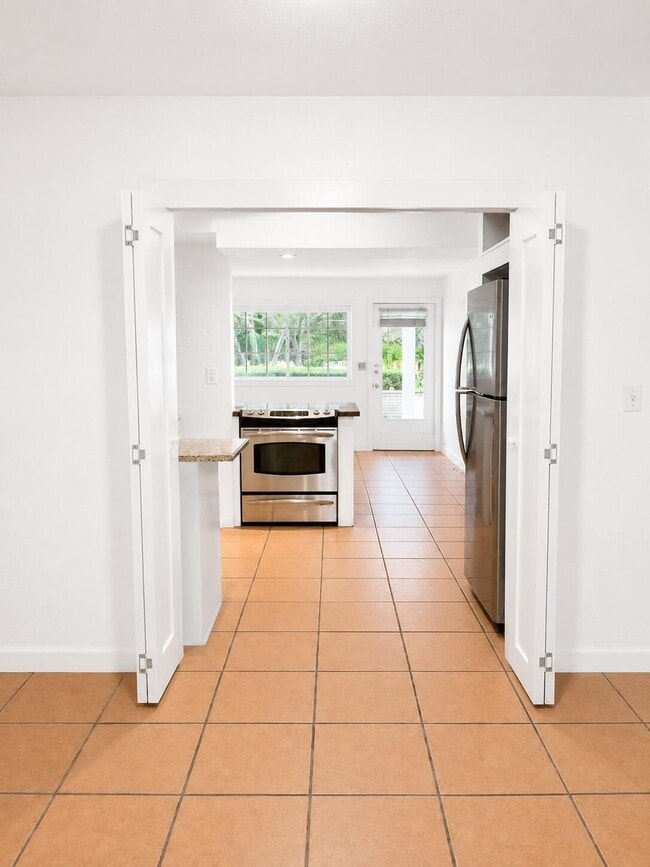 Building Photo - 3115 Park Ave Unit 3