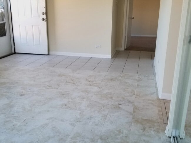 Photo - 1751 Queensbury Cir