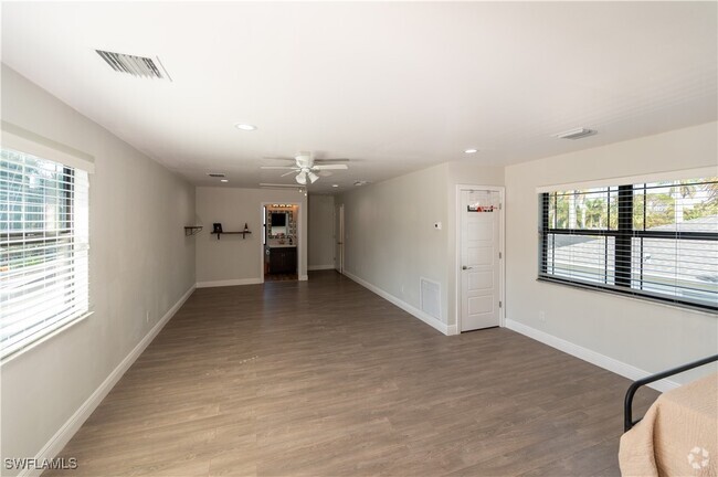 Building Photo - 10600 McGregor Blvd Rental