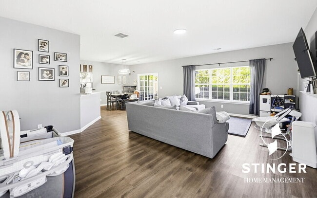 Photo - 100 Patriot Ct