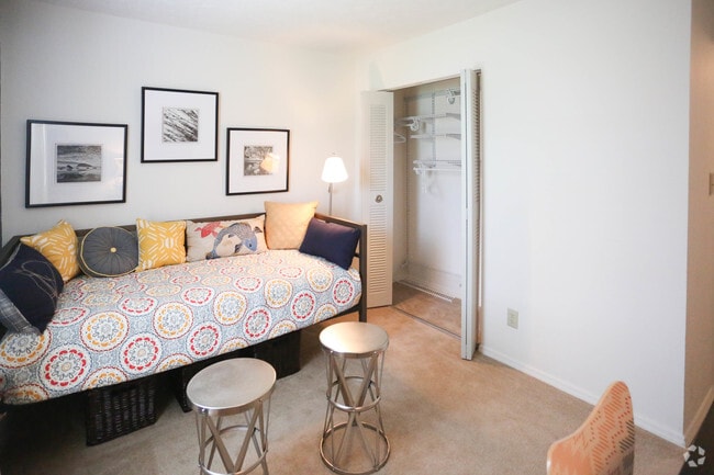 Cedar Lakes Apartments