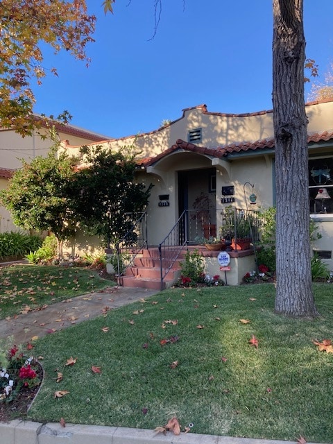 Building Photo - 1345 E Topeka St