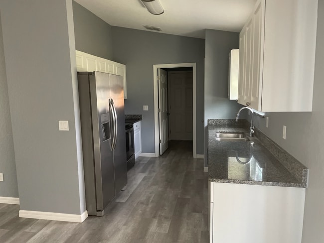 Photo - 219 Locust Ln