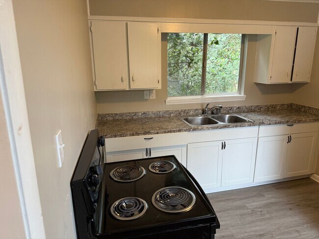 Photo - 3113 Curtis St