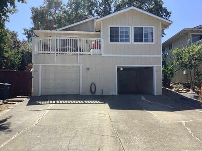 Building Photo - Posadas Unit 240 Rental