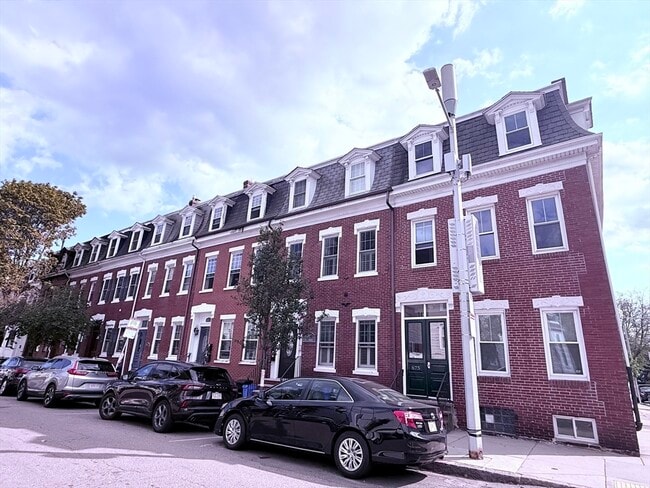Photo - 675 E 7th St Unit 3