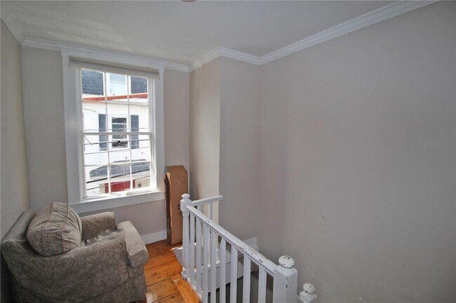 32 Ann St Unit 2