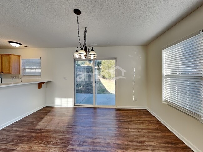 Photo - 5850 Mahogany Pl SW