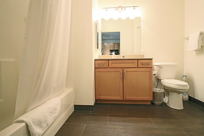 Photo - 911 S Clark St