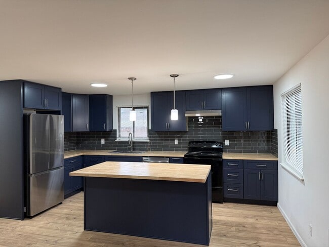 Photo - 21330 Cypress Way