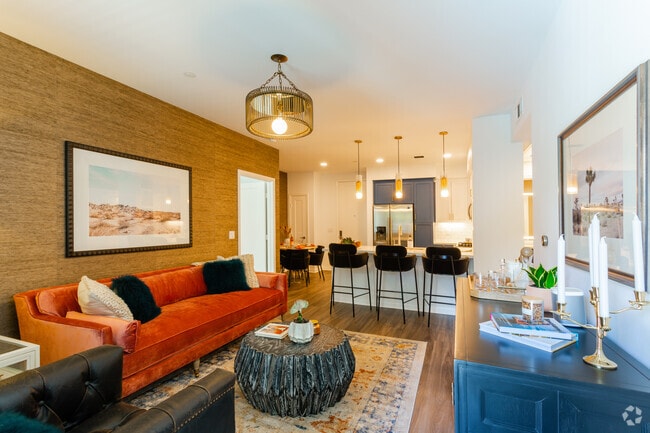 2BR, 2BA - The Refuge