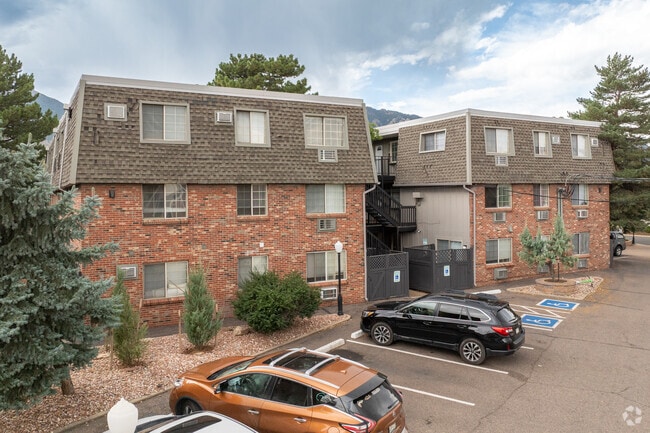 Alternate Building View - Park Mesa