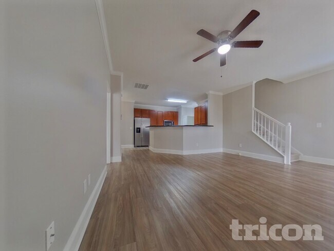 Photo - 302 Merchants Dr