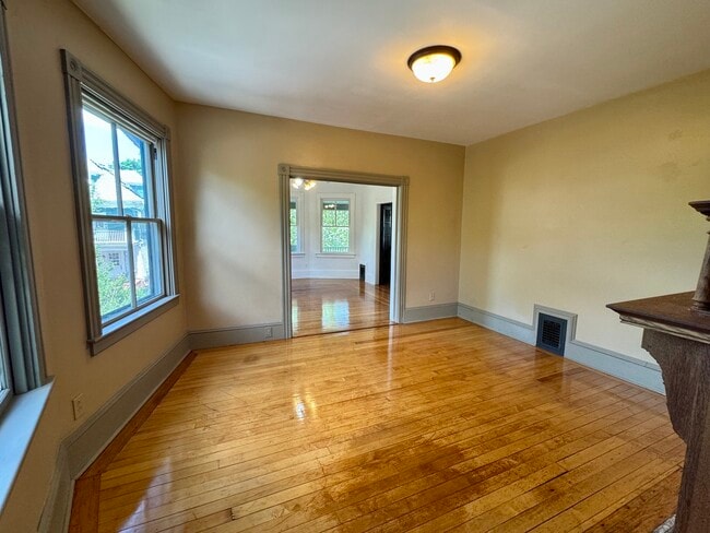 100 Lexington Ave Unit 2