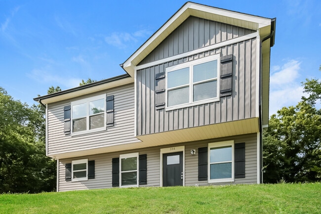 Photo - 104 High Ave SW