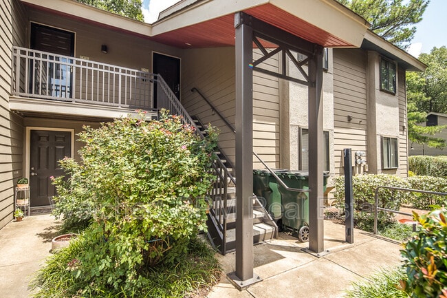 Building Photo - 1843 Fernspring Cove Unit 2 Rental