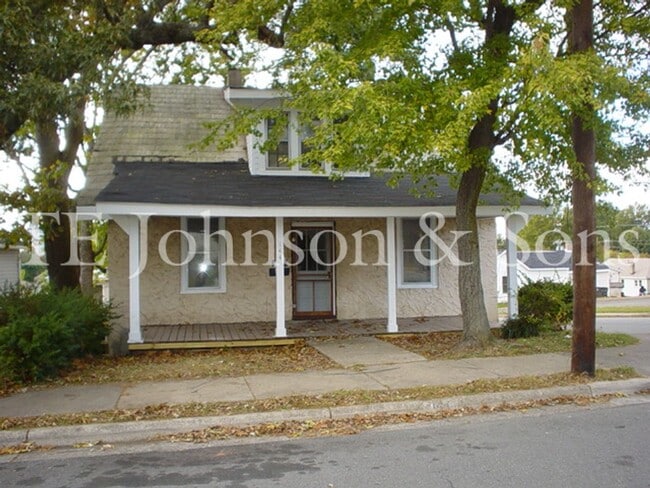 Building Photo - Spacious 4 bedroom near downtown Winston! Rental