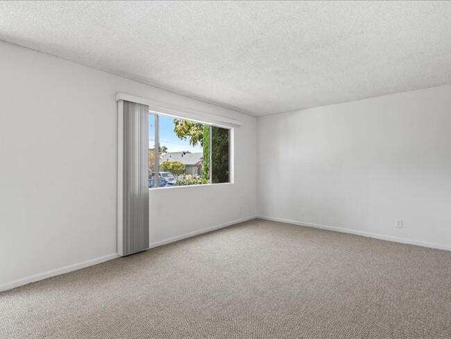 Photo - 2210 Gaviota Ave