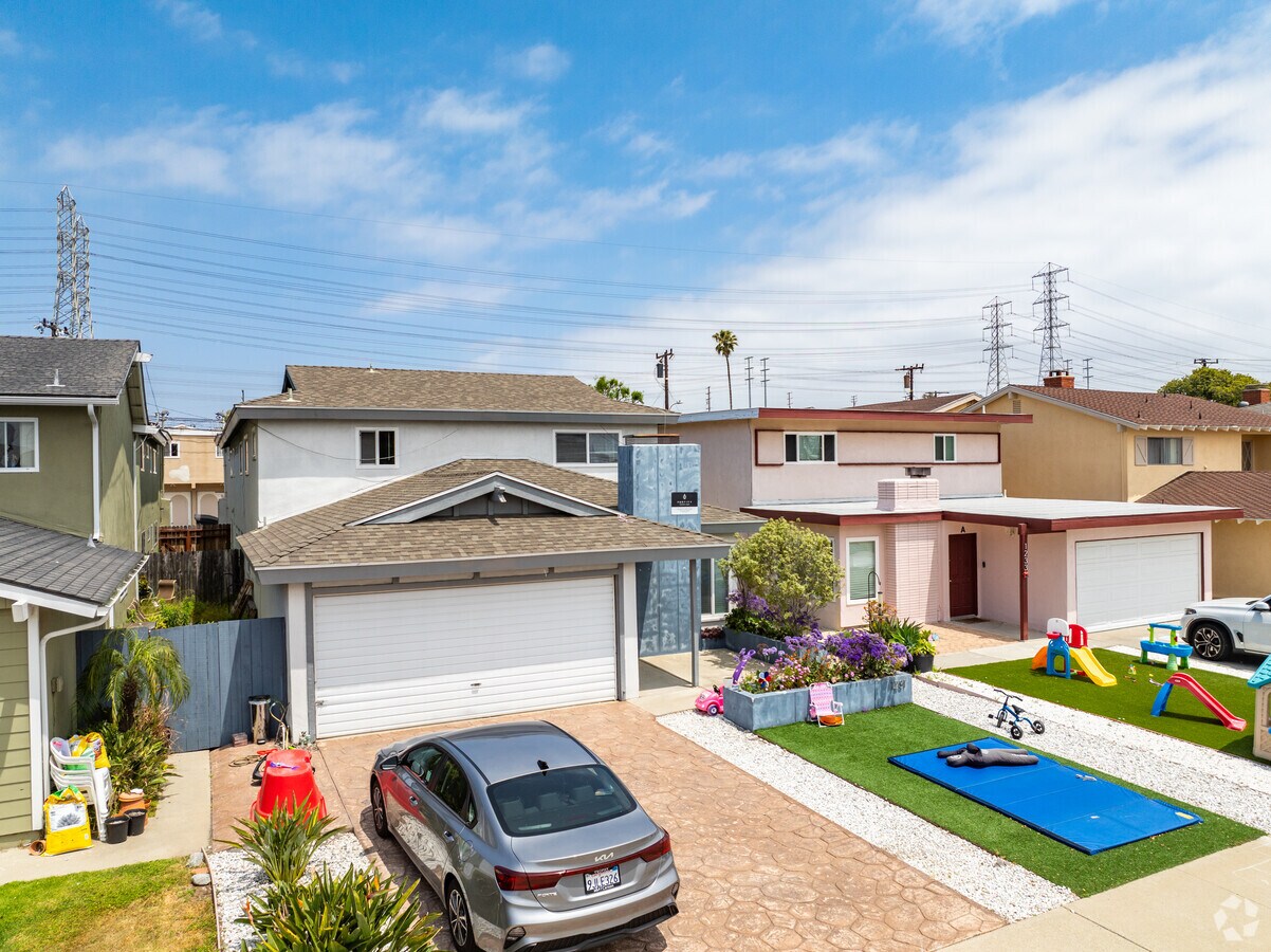 Photo - 1231 Amethyst St